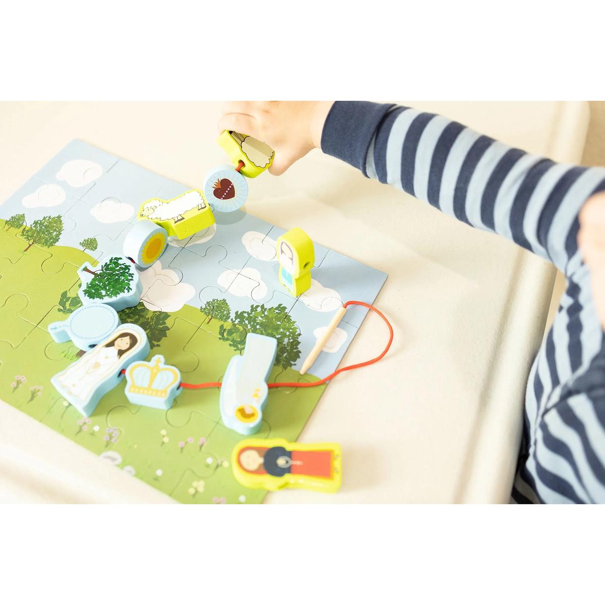 Children’s Fatima Toy Lacing Set